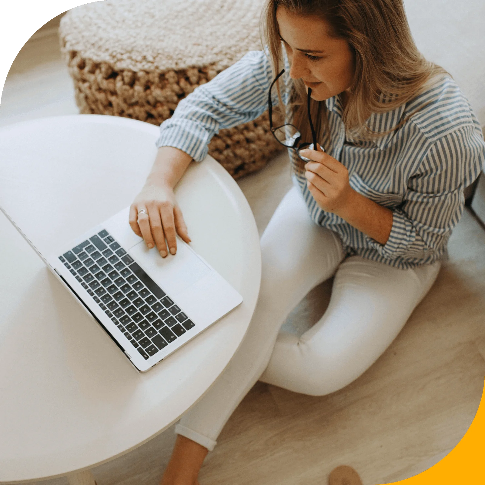 femme conseiller voyages teletravail freelance